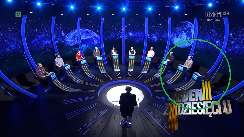 Pulpit dla pana Artura czekał z prawej strony studia. To stanowisko nr 10