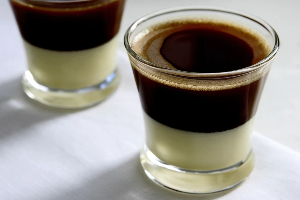 Jak przygotować hiszpańską kawę z mlekiem skondensowanym?
