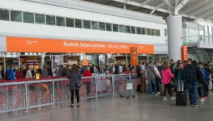 Chcesz szybko przejść przez kontrolę bezpieczeństwa? Zawsze ustawiaj się w tej kolejce