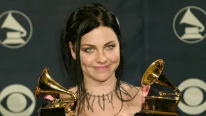 Amy Lee (Evanescence) ze statuetkami Grammy w 2004 r.