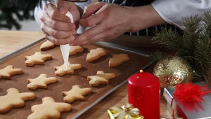Pierniczki wyszły twarde jak kamień? Włóż do do słoika, a szybko zmiękną