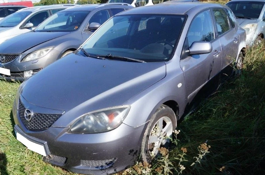 W przypadku Mazdy 3 sprzedaż prowadzona jest "z wolnej ręki".