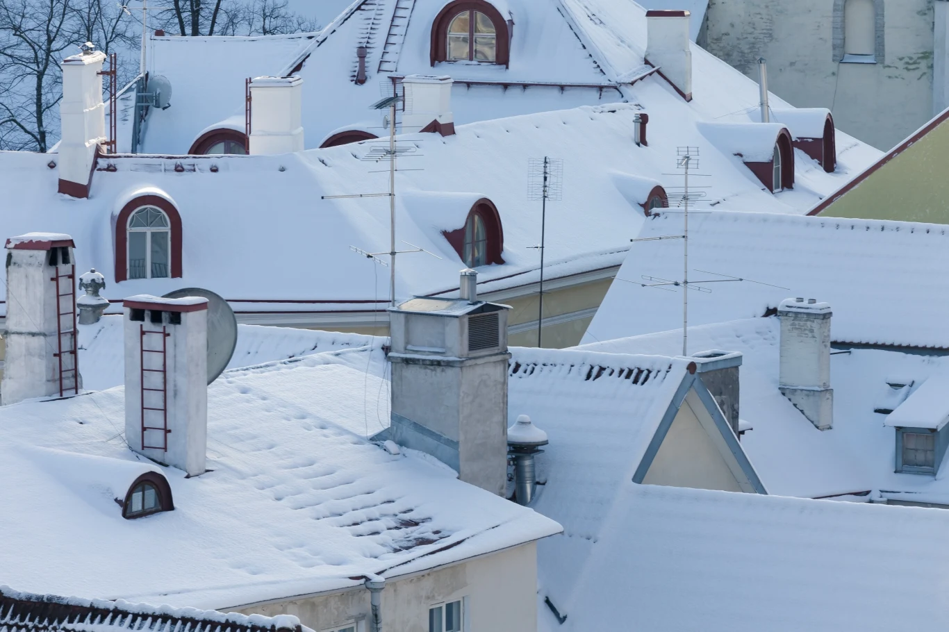 Wagę śniegu muszą brać pod uwagę projektanci dachów budynków. Wagę śniegu muszą brać pod uwagę projektanci dachów budynków.