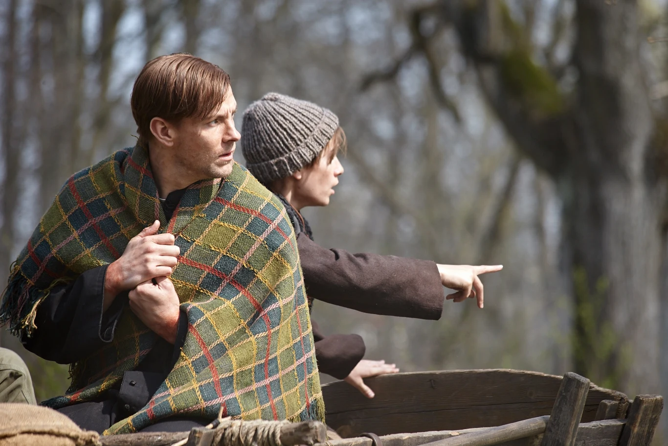 "Pomysł narodził się w grudniu 2020 roku. Wertując archiwalne źródła o XIX-wiecznych polskich bohaterach odkryłem postać ks. Brzóski i doszedłem do wniosku, że to temat na film. XIX wiek w kinematografii jest trudną epoką, z uwagi na kostiumy, scenografię. Szczególnie rzadko na ekranie pojawiał się temat Powstania Styczniowego. Od 30 lat, od premiery 'Szwadronu' Juliusza Machulskiego była duża luka. 'Powstaniec 1863' to pierwszy od 1993 r. polski film o powstańczych walkach" - powiedział Syka. 