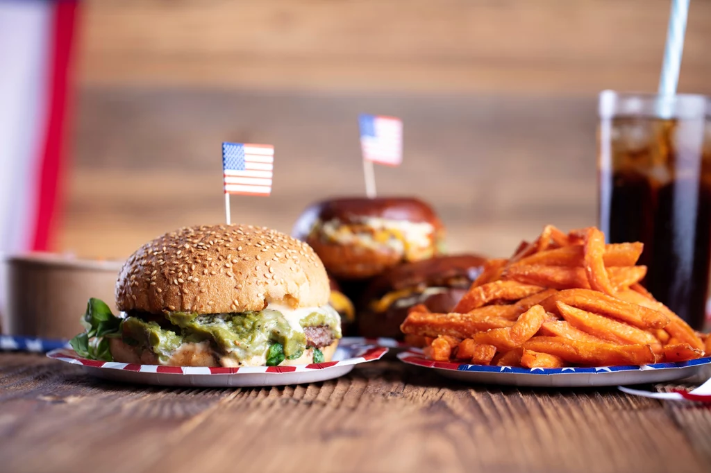 Frytki z batata i burger roślinny stały się bardzo popularne nie tylko w USA