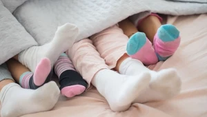 Śpisz w skarpetkach? Możesz nabawić się tej nieprzyjemnej dolegliwości