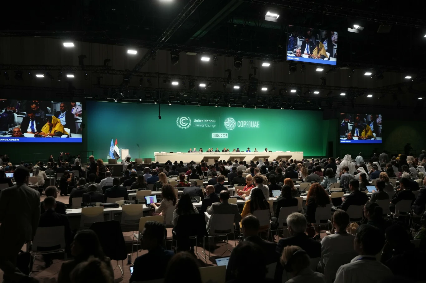 Szczyt klimatyczny COP28 rozpoczął się 30 listopada w Dubaju. Biorą w nim udział przedstawiciele 167 państw