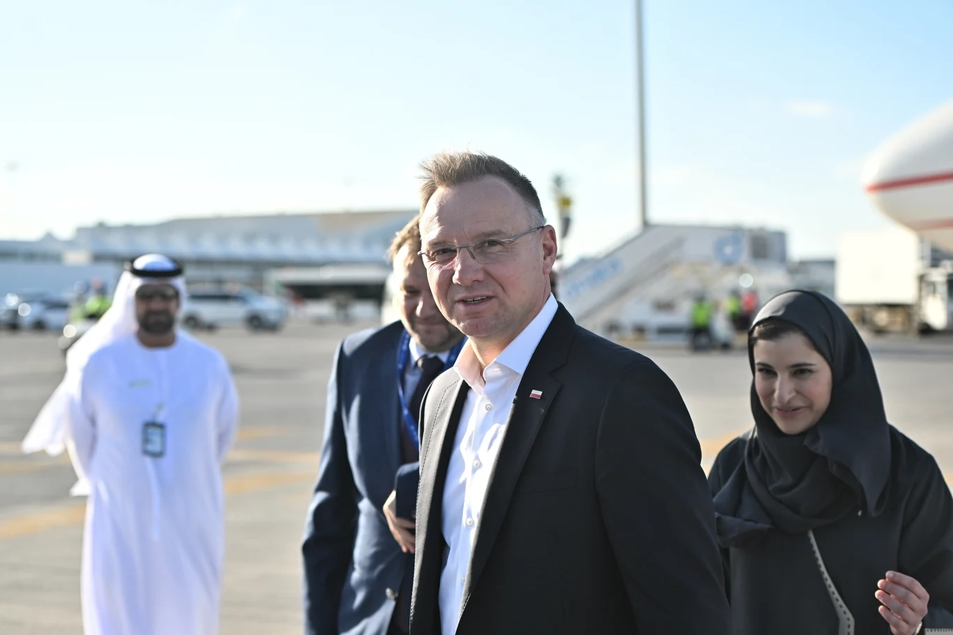Polska delegacja na szczyt COP28 to m.in. prezydent Andrzej Duda i minister klimatu Anna Łukaszewska-Trzeciakowska. Aktywistki z inicjatywy Wschód skrytykowały liderów nowej koalicji za to, że nie polecieli do Dubaju