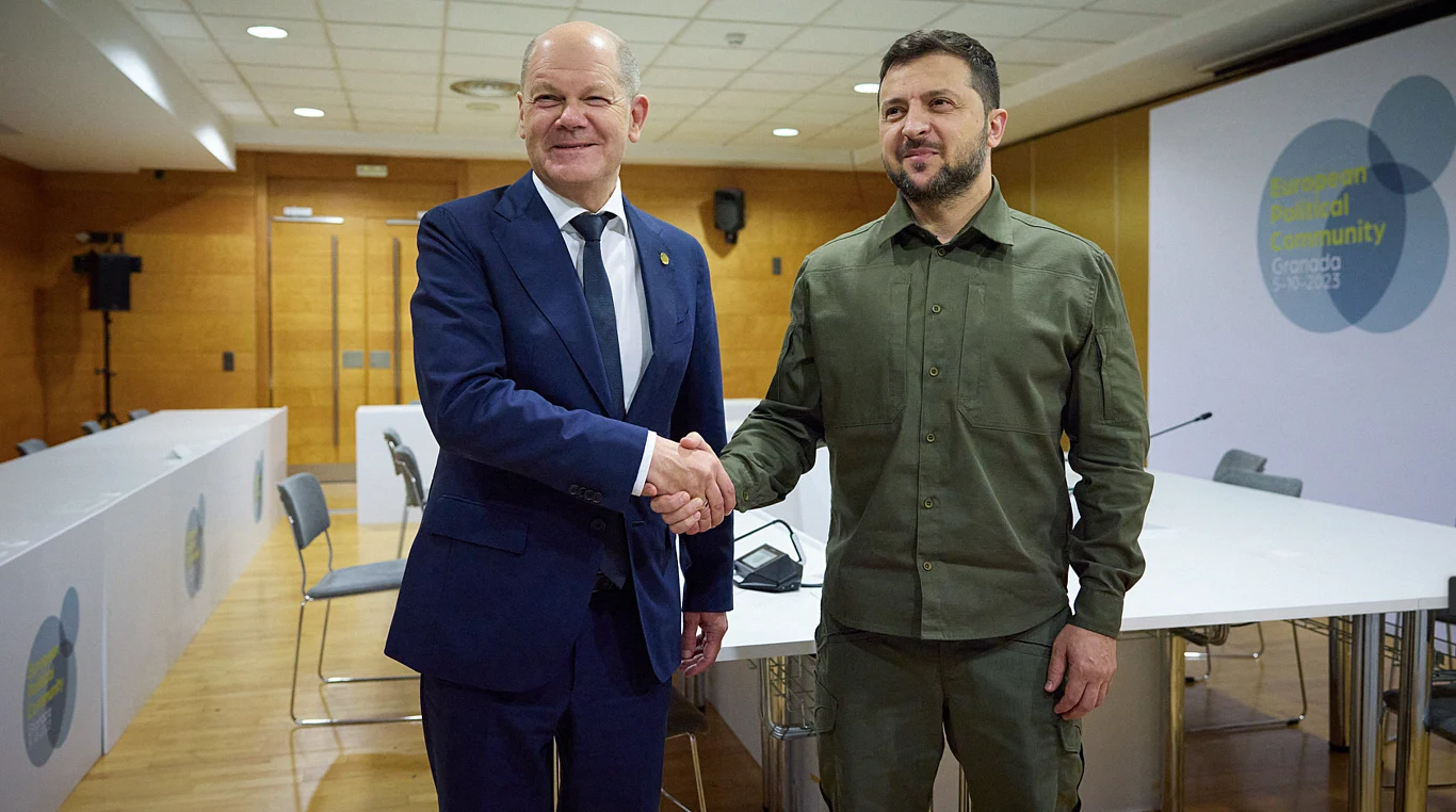 Olaf Scholz i Wołodymyr Zełenski podczas spotkania w Hiszpanii na początku października Olaf Scholz i Wołodymyr Zełenski podczas spotkania w Hiszpanii na początku października