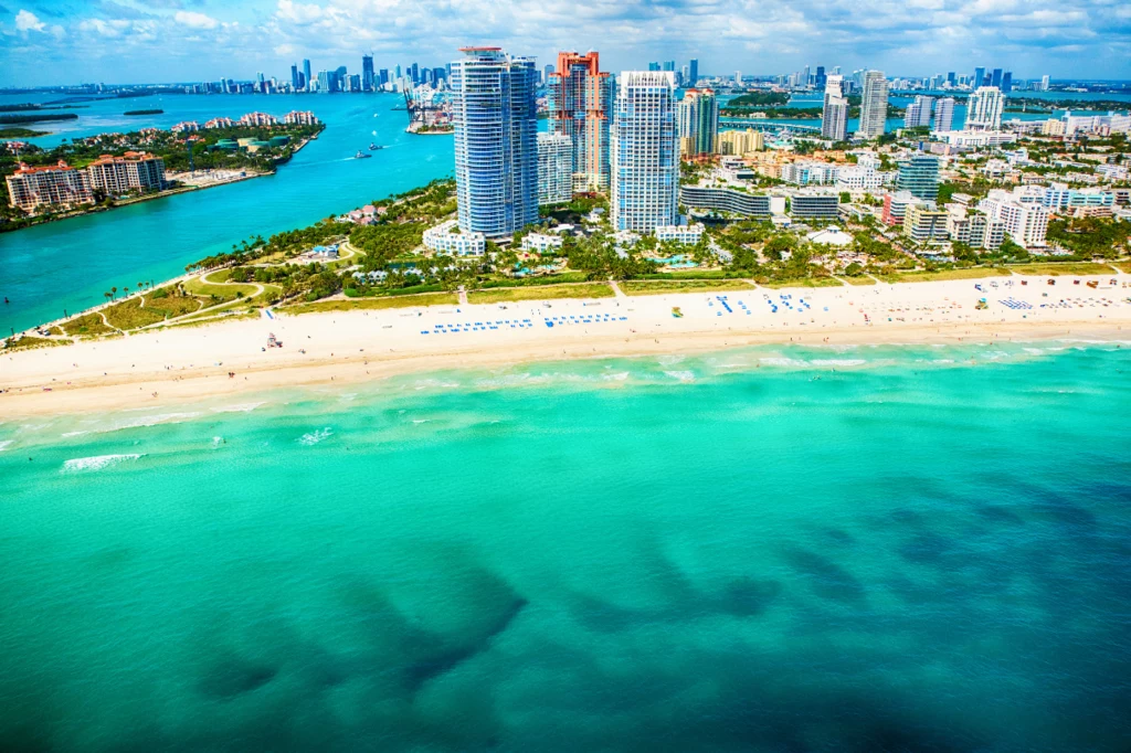 Plaża w Miami przyciąga do siebie zimą polskich urlopowiczów