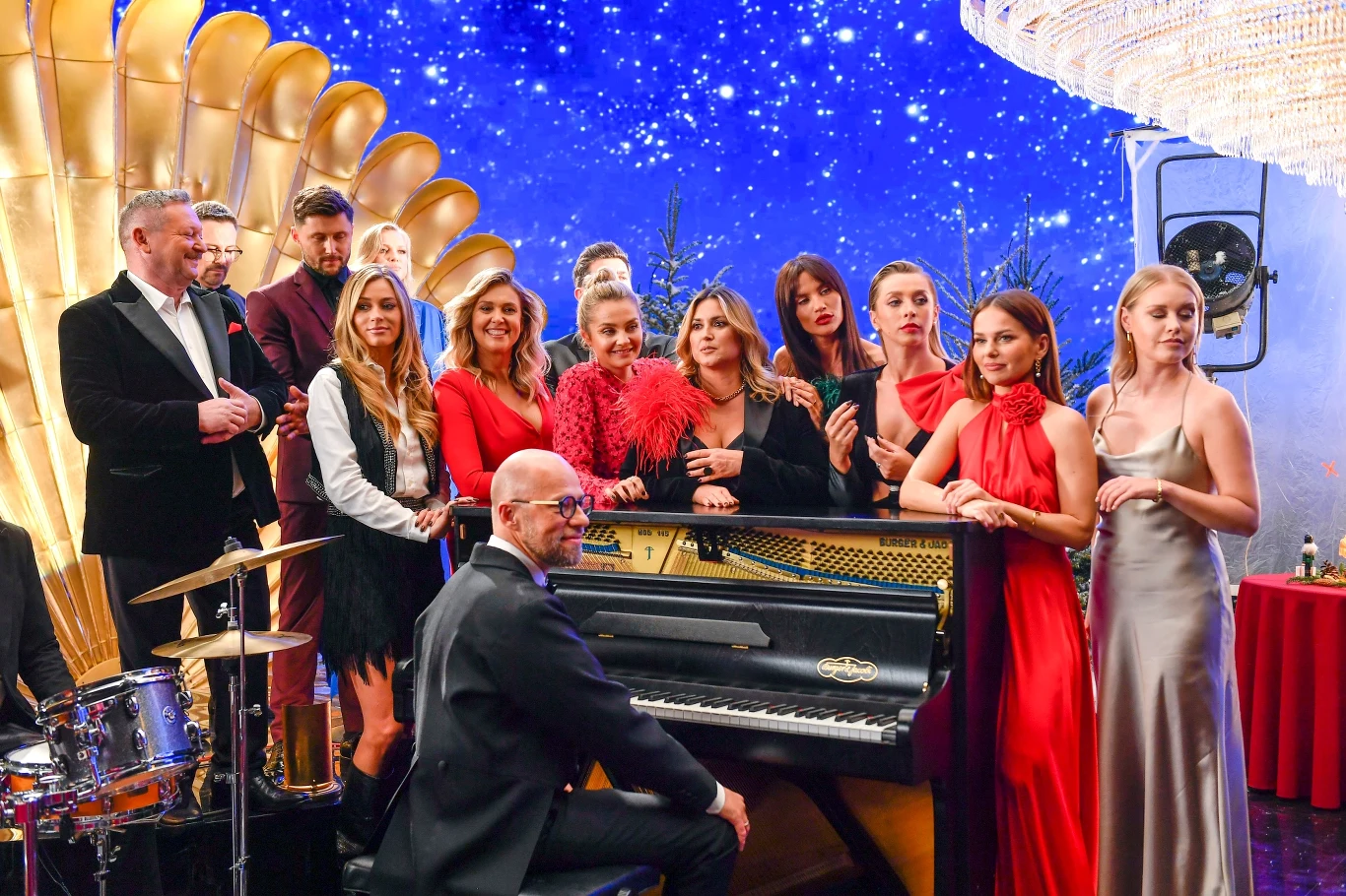 Polsat przygotował hit w wykonaniu największych gwiazd stacji Polsat przygotował hit w wykonaniu największych gwiazd stacji