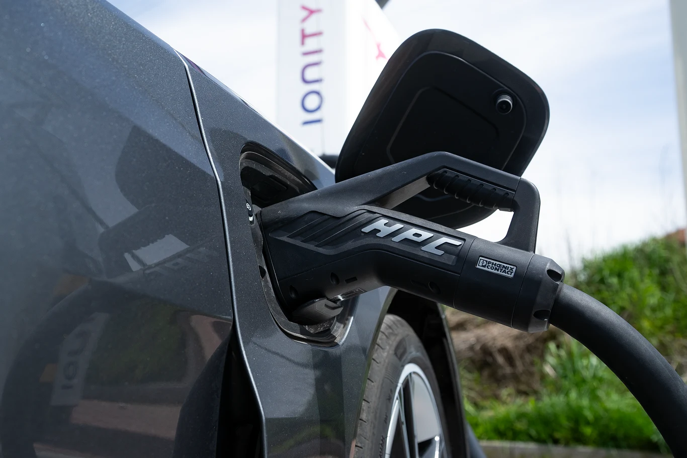 Auta elektryczne psują się częściej od spalinowych - wynika z najnowszego raportu Consumer Reports 2023 Auta elektryczne psują się częściej od spalinowych - wynika z najnowszego raportu Consumer Reports 2023