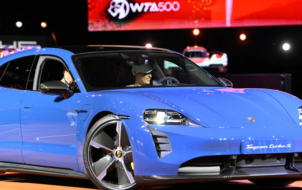 Iga Świątek z wygraną w turnieju w Stuttgarcie, 2023 rok Iga Świątek z wygraną w turnieju w Stuttgarcie, 2023 rok