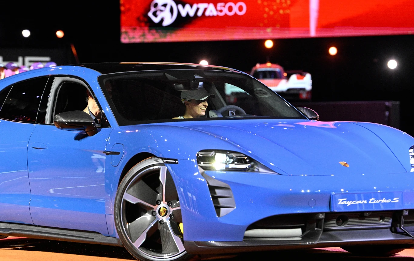 Iga Świątek z wygraną w turnieju w Stuttgarcie, 2023 rok