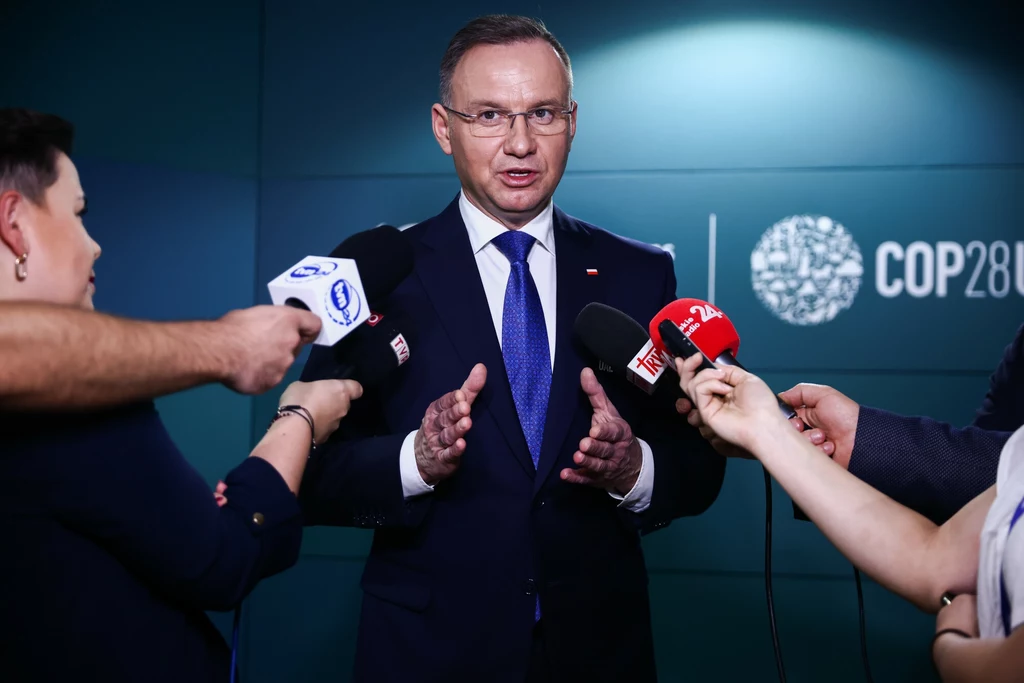 Prezydent Andrzej Duda w piątek, 1 grudnia na szczycie COP28 wygłosił przemówienie. Mówił m.in. o jego wizji transformacji energetycznej oraz zachwalał polską gospodarkę leśna