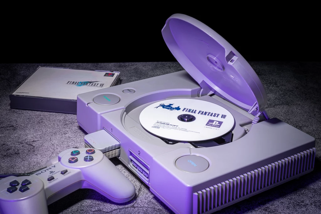 Pierwsza konsola PlayStation zadebiutowała na rynku w 1994 roku.