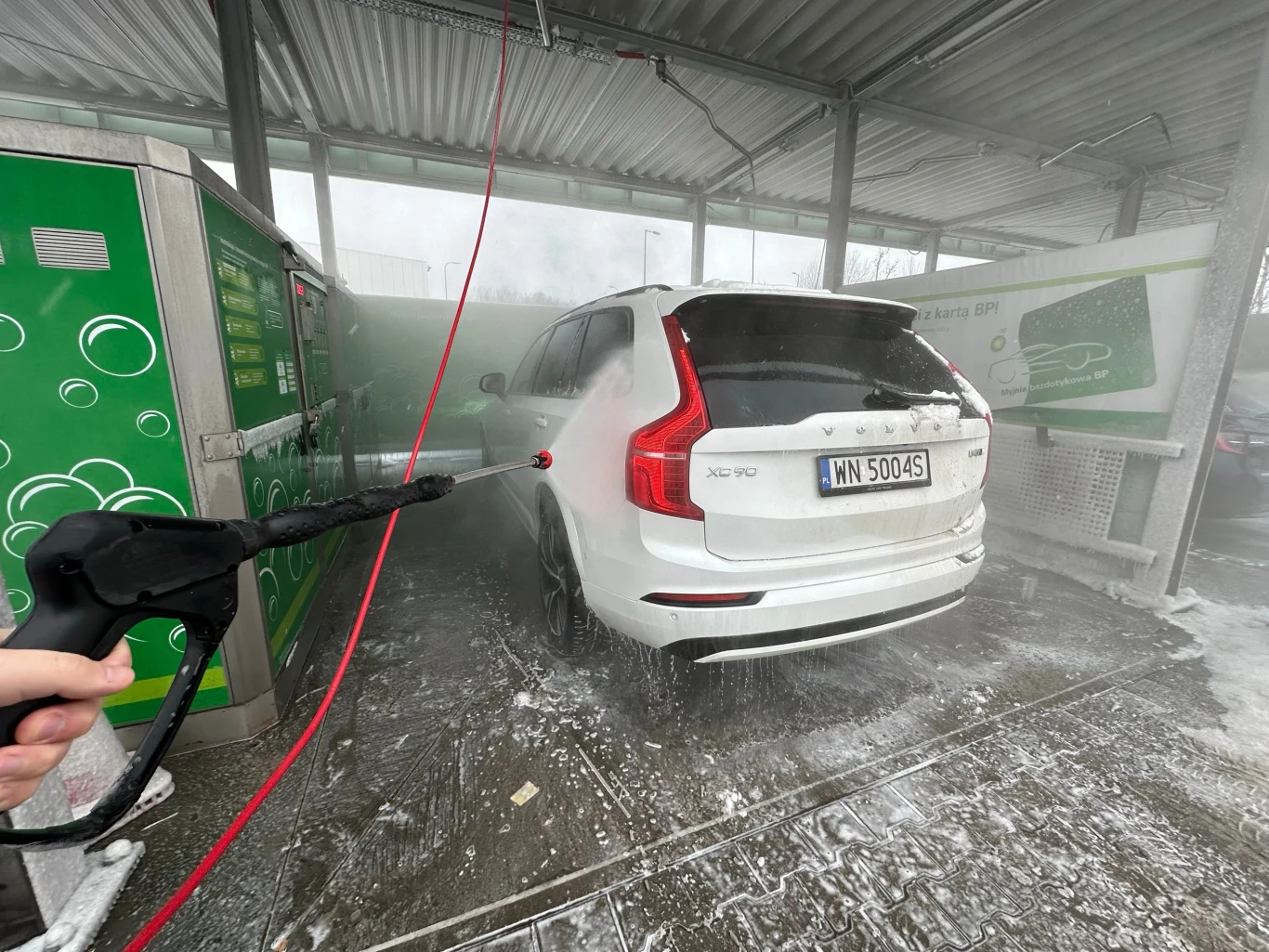 Na co uważać podczas mycia auta na mrozie?