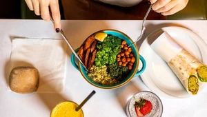 Warszawski catering dietetyczny dla osób dbających o środowisko – co docenią miłośnicy ekologicznych rozwiązań?