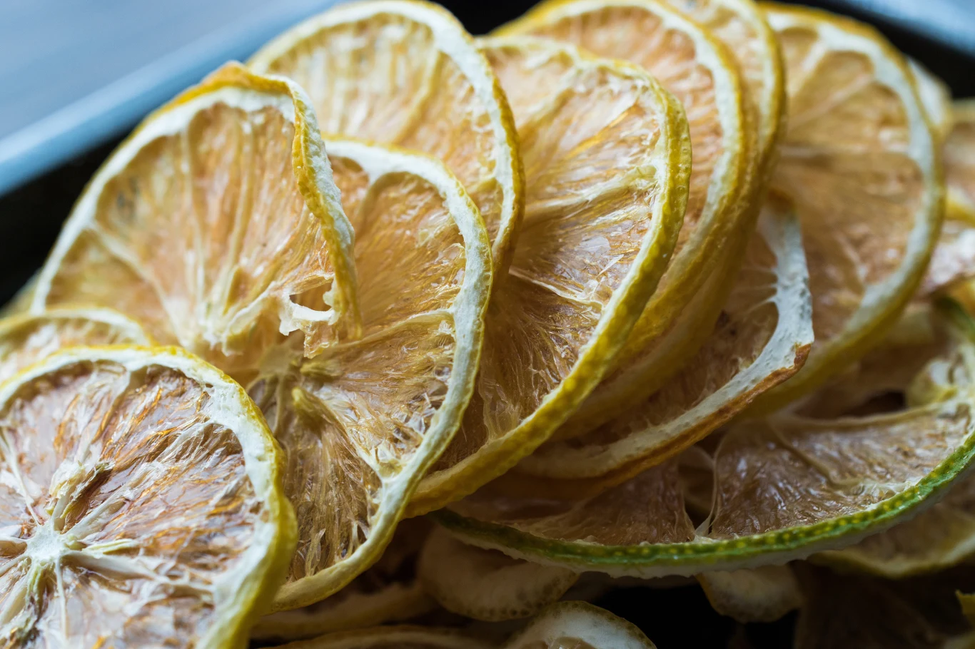 Cytryna w szafie sprawi, że twoje ubrania zawsze będą pięknie pachnieć. I to bez użycia perfum