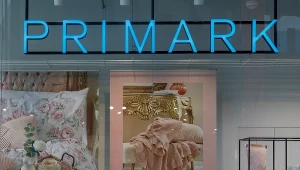 Ile zarabia się w sklepie Primark?