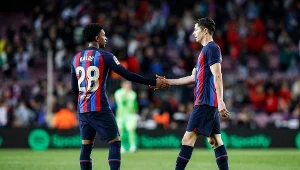 Alejandro Balde i Robert Lewandowski