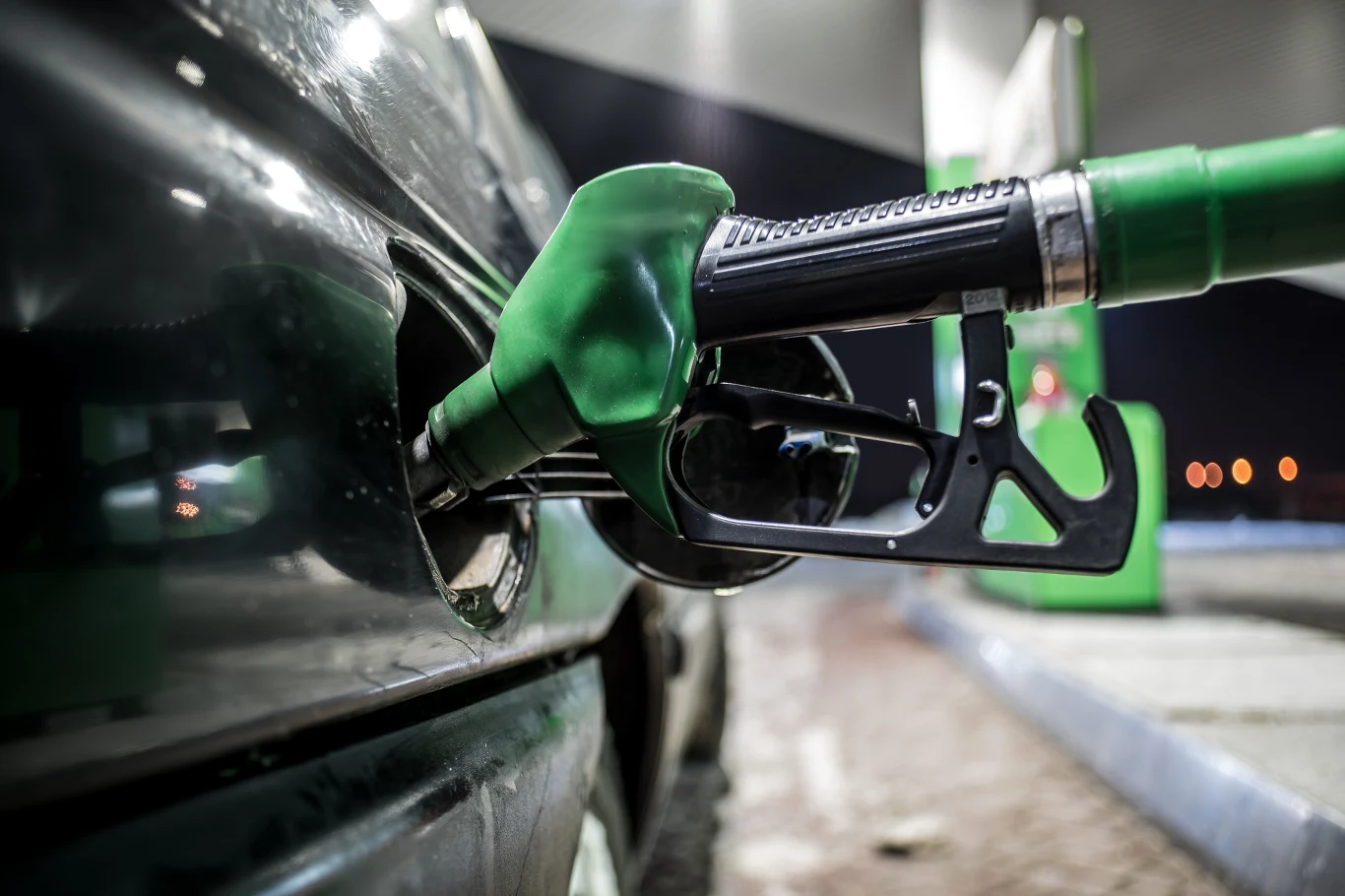 Nowa benzyna E10 wkrótce będzie dostępna na stacjach paliw w Polsce Nowa benzyna E10 wkrótce będzie dostępna na stacjach paliw w Polsce