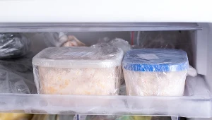 ​Zostało ci jedzenie po świętach? Te produkty możesz mrozić bez obaw