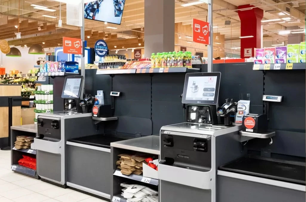 Kaufland zapewnia, że klienci polubili kasy samoobsługowe i w najbliższym czasie zamierza rozwijać ofertę samoobsługowych rozwiązań Kaufland zapewnia, że klienci polubili kasy samoobsługowe i w najbliższym czasie zamierza rozwijać ofertę samoobsługowych rozwiązań