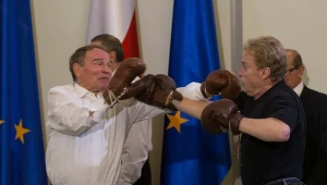 Daniel Olbrychski w pokazowej walce z Józefem Grudniem w listopadzie 2013 r.