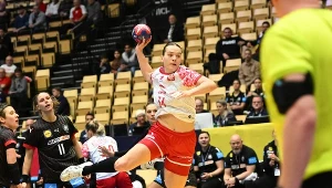 Marlena Urbańska z piłką (Polska)
