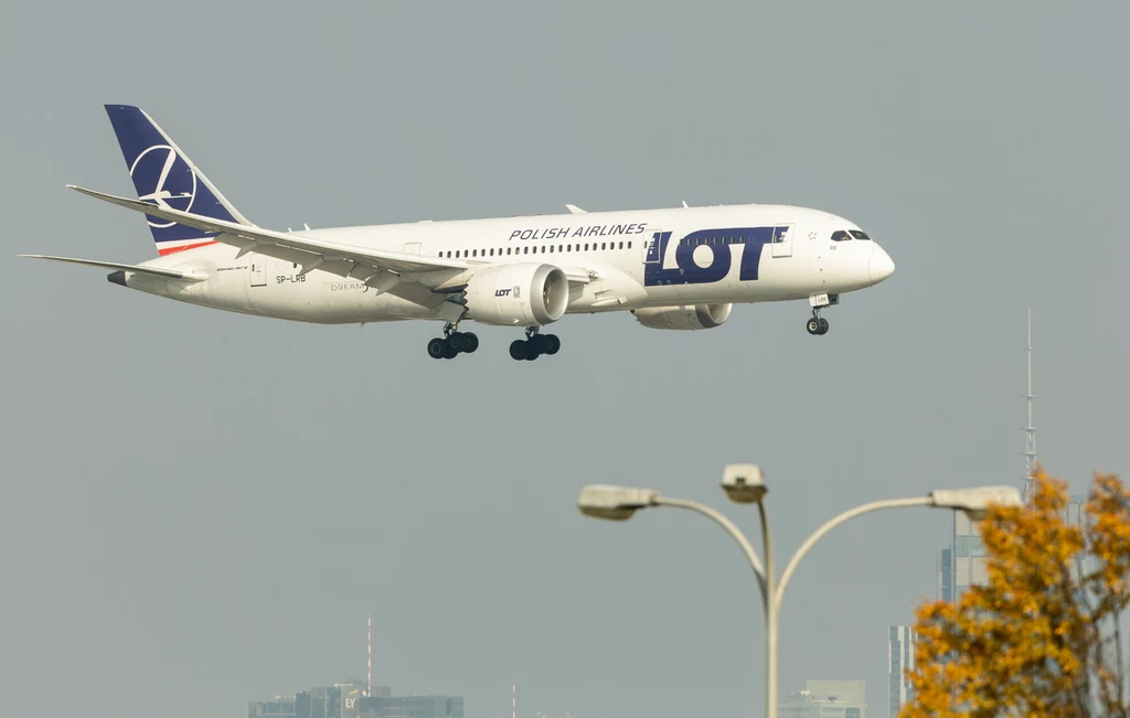 PLL LOT Boeing 787-8 Dreamliner.