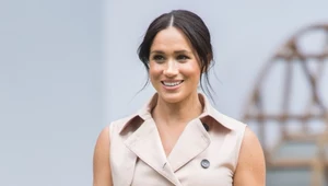 Meghan Markle nie do poznania. Brudny sweter i bransoletka od księcia Karola