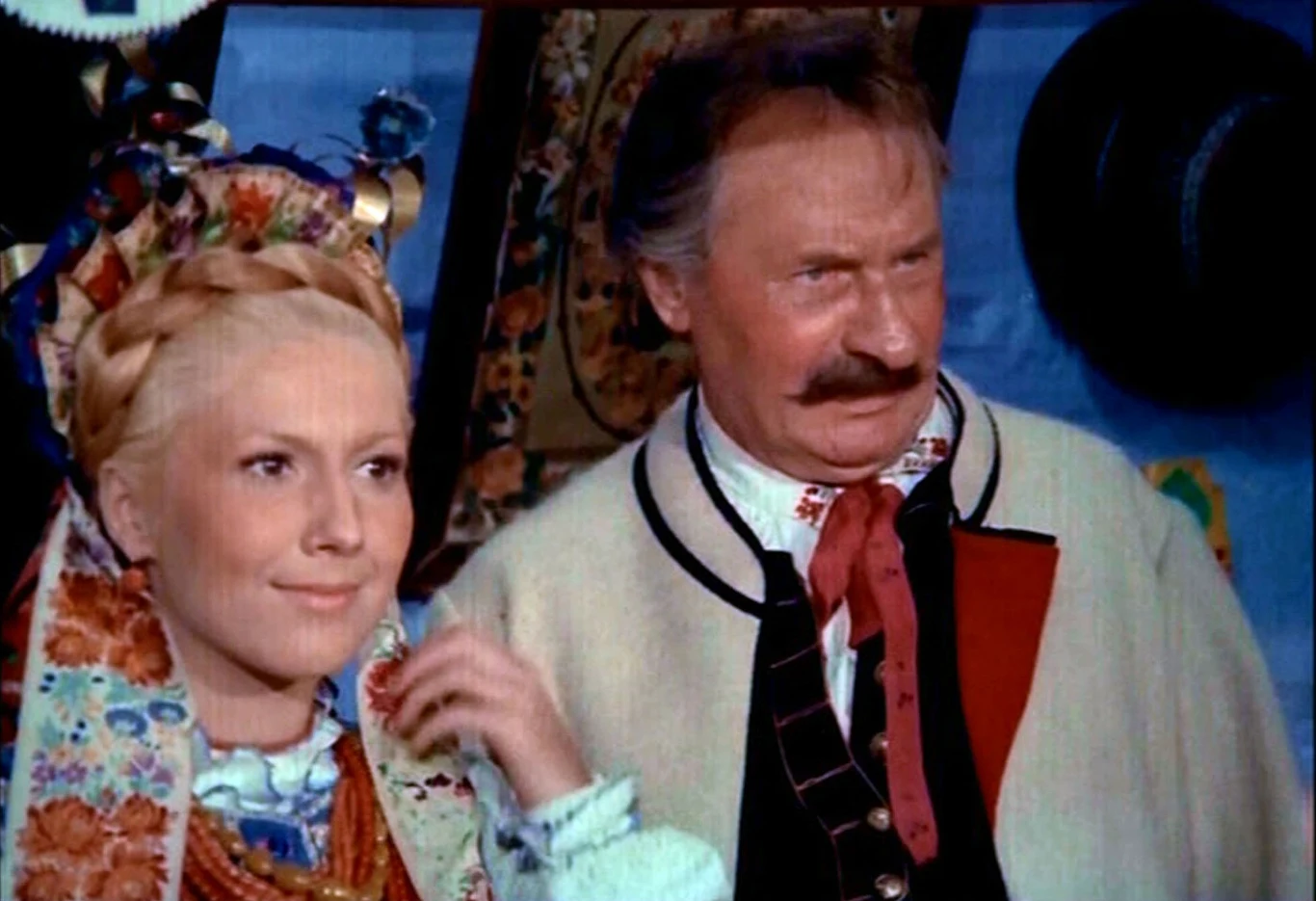 Emilia Krakowska i Władysław Hańcza w filmie Jana Rybkowskiego "Chłopi" (1973) Emilia Krakowska i Władysław Hańcza w filmie Jana Rybkowskiego "Chłopi" (1973)