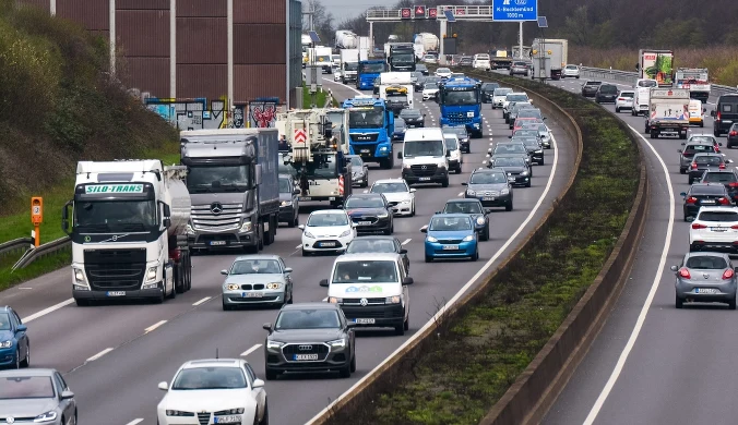 Drastyczna podwyżka podatku drogowego odbija się na wyższych kosztach transportu. I ten koszt poniesie każdy konsument, również ten bez samochodu