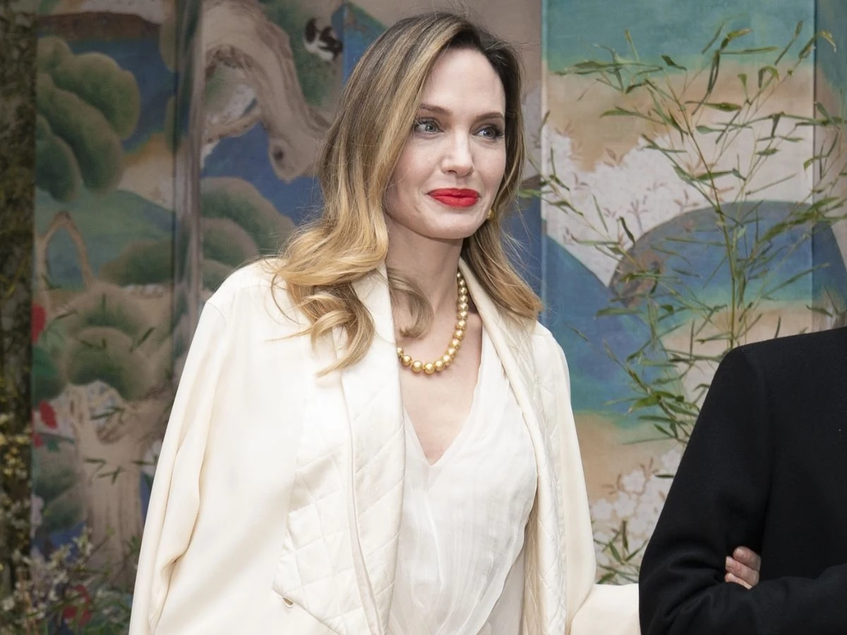 Angelina Jolie Angelina Jolie