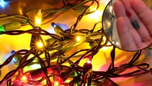 Ukryta funkcja lampek choinkowych. To wcale nie jest zapasowa żarówka