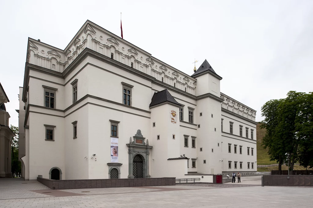 W tym roku wyjątkowe lodowisko otwarto na dziedzińcu Pałacu Władców w Wilnie 