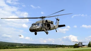 Huk śmigłowców Black Hawk nad Warszawą. Co się dzieje w stolicy?