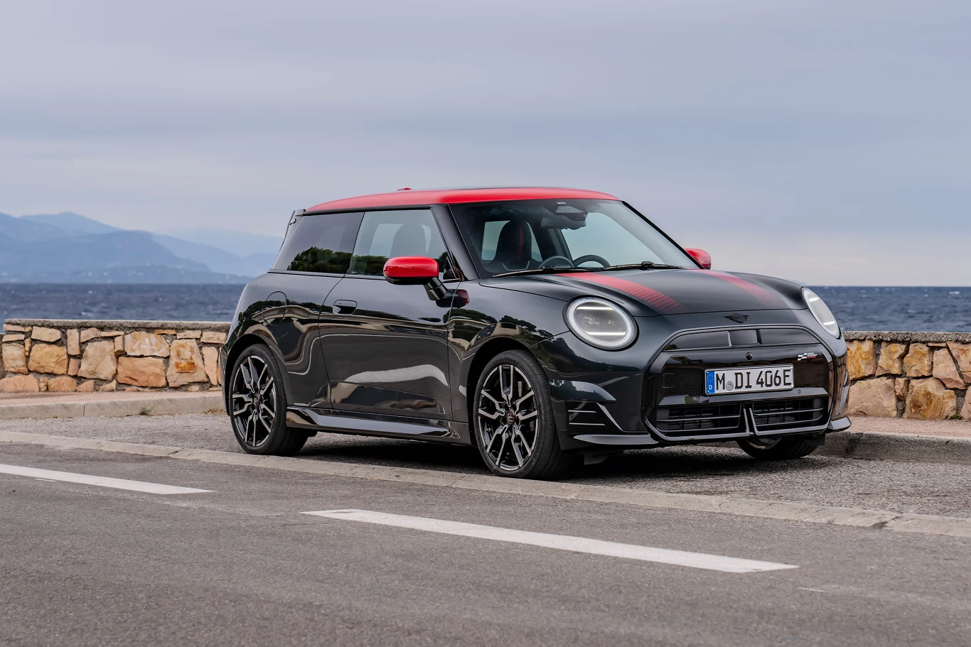 Nowe Mini Cooper SE John Cooper Works