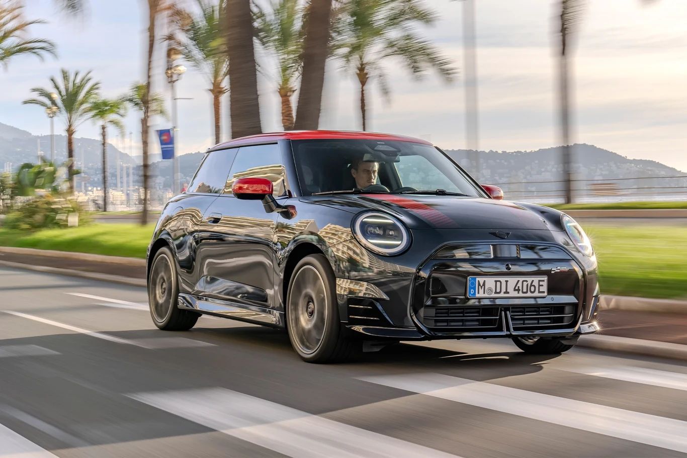 Nowe Mini Cooper SE John Cooper Works