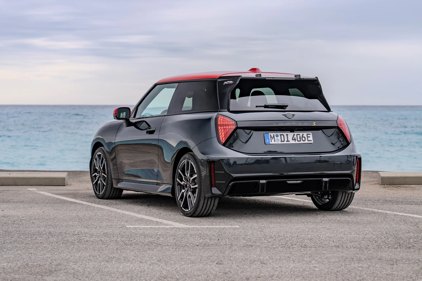 Nowe Mini Cooper SE John Cooper Works