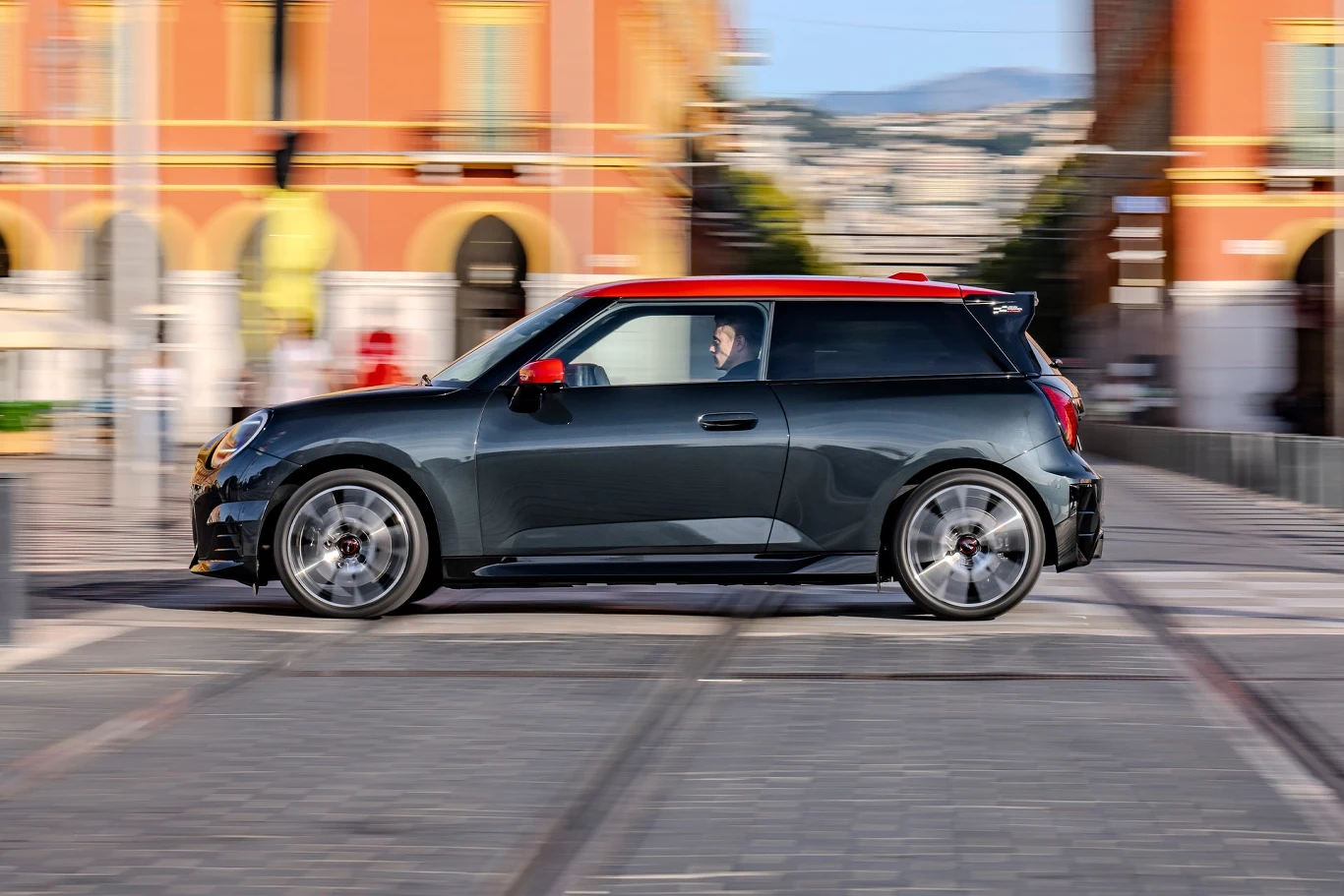 Nowe Mini Cooper SE John Cooper Works