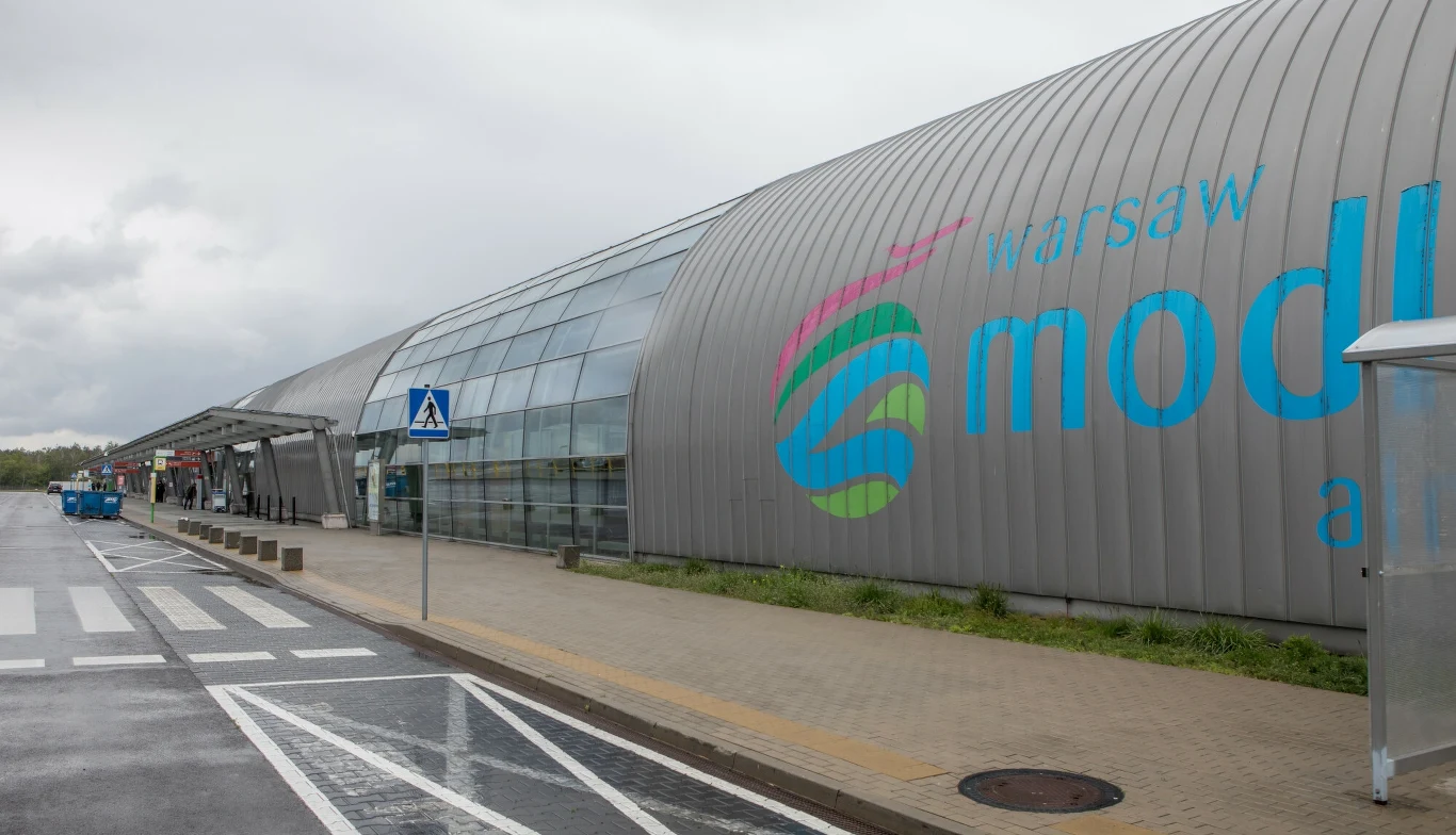 Lotnisko w Modlinie. Lotnisko w Modlinie.