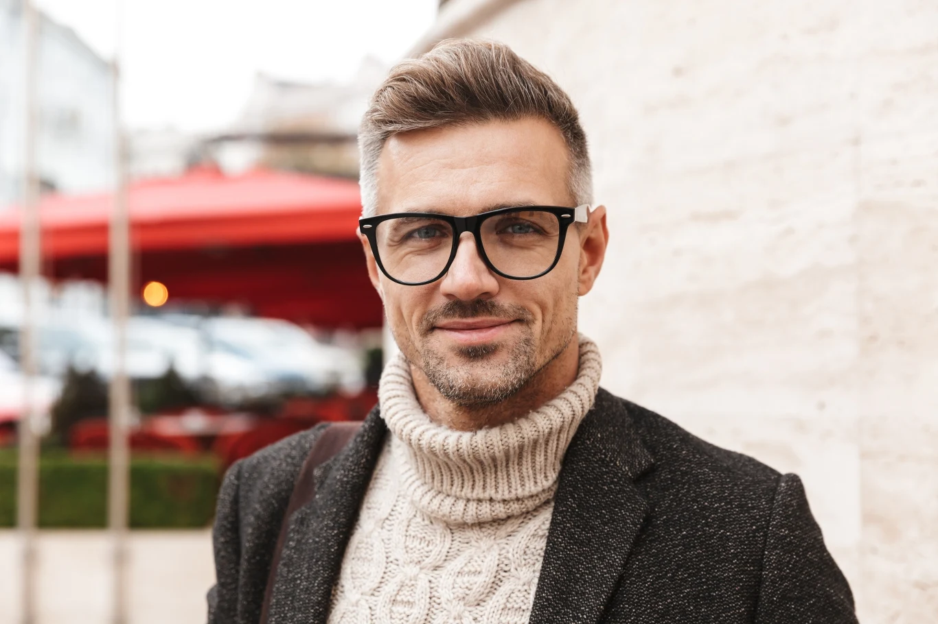 Panowie nie powinni wstydzić się noszenia biżuterii z kamieniami szlachetnymi