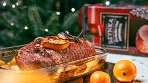 Kruche, soczyste i pełne smaku. Jak przyrządzić pieczone mięso na świąteczny stół?