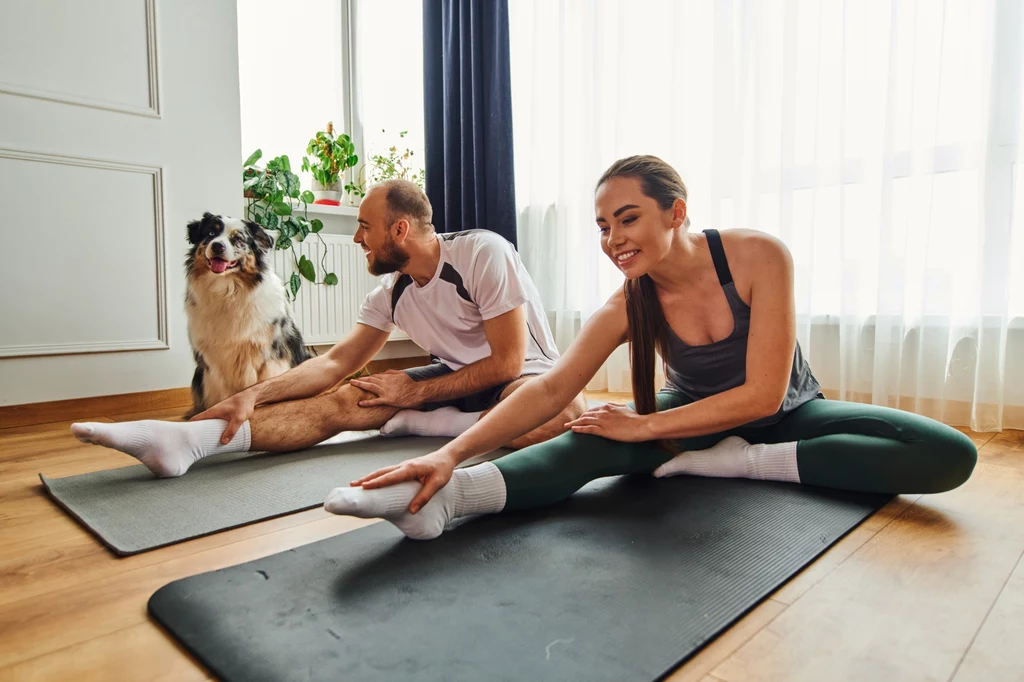 Czy Puppy Yoga jest właściwą drogą socjalizacji dla psa? 