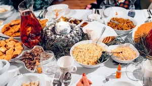 Dlaczego 12 potraw? Poznaj sekret Wigilii i zaskocz bliskich