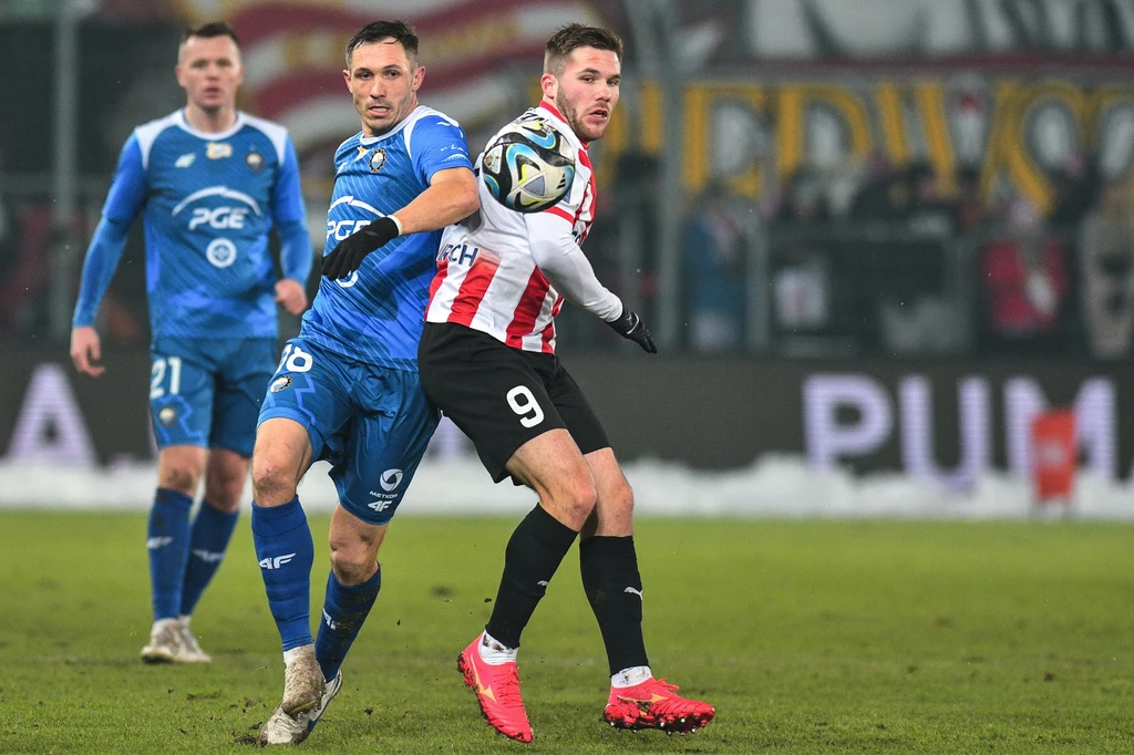 Benjamin Kallman (z prawej) otworzył wynik w starciu Cracovia - Stal Mielec Benjamin Kallman (z prawej) otworzył wynik w starciu Cracovia - Stal Mielec