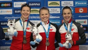PŚ w łyżwiarstwie szybkim. Natalia Jabrzyk, Karolina Bosiek i Magdalena Czyszczoń zdobyły w sobotę 9 grudnia w Tomaszowie Mazowieckim brązowe medale
