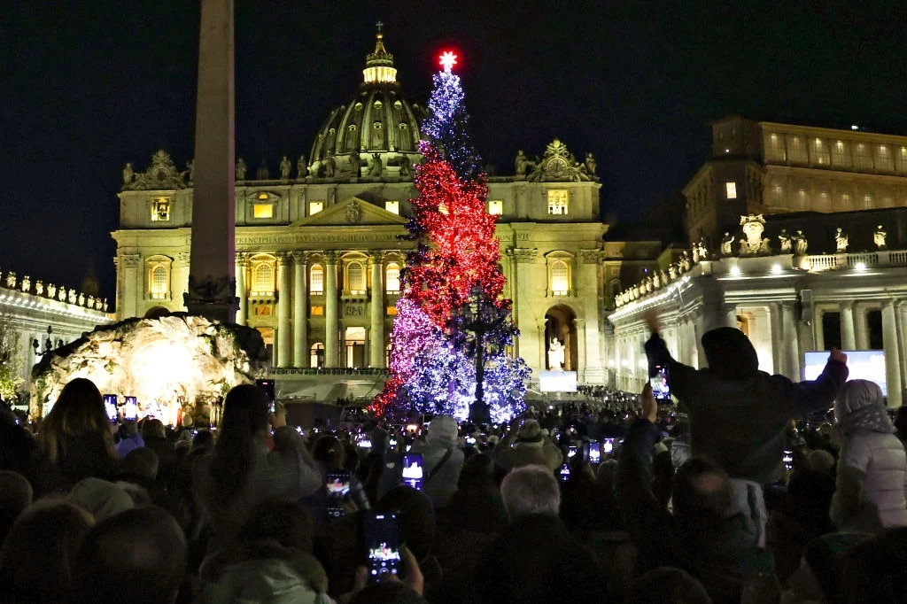 Choinka na placu świętego Piotra w Watykanie, 9.12.2023 r.